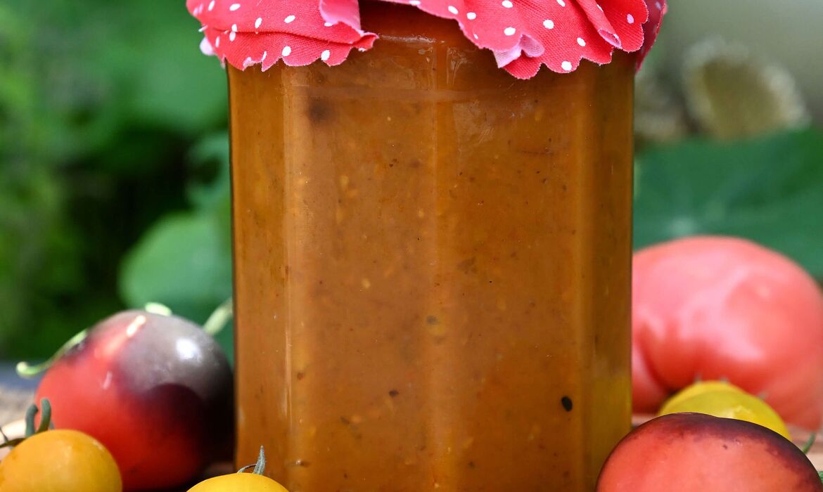 Homemade roasted tomato sauce