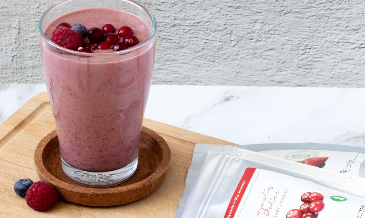 Milk shake with cranberries
